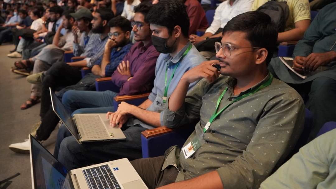 students learning web basics